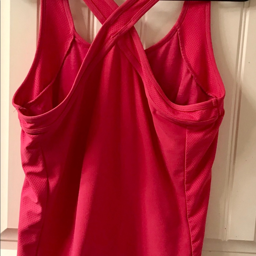 Sports top - Picture 2 of 2